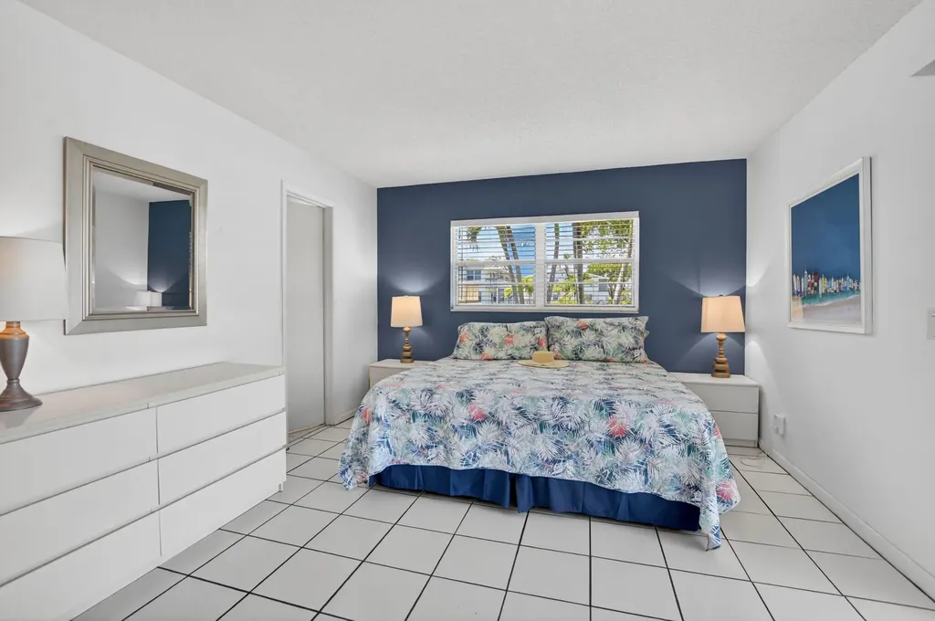 492 W Tilford Deerfield Beach FL 33442
