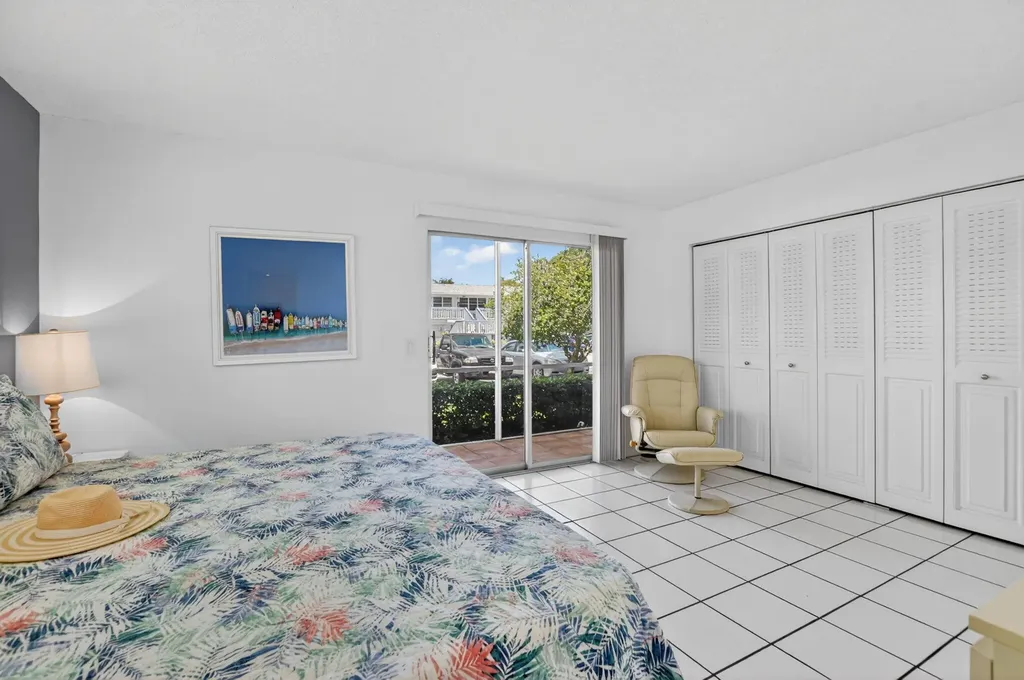 492 W Tilford Deerfield Beach FL 33442