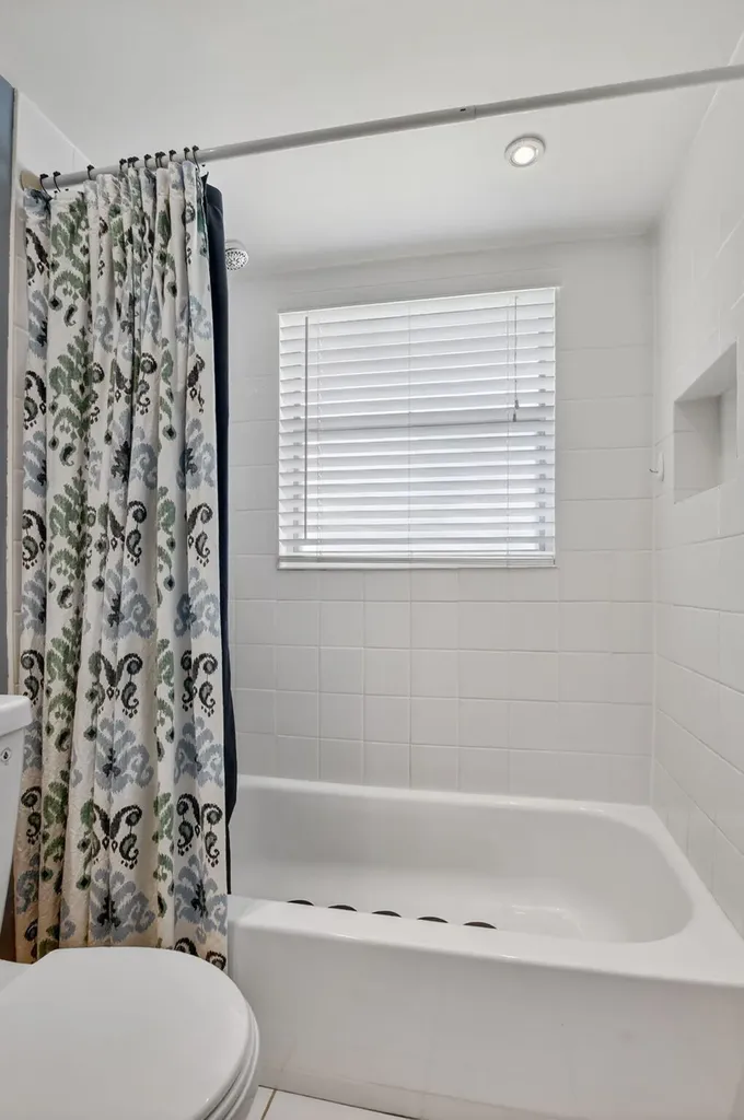 492 W Tilford Deerfield Beach FL 33442