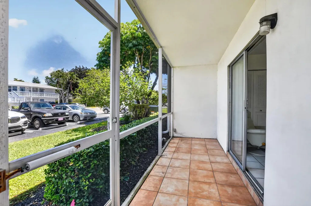 492 W Tilford Deerfield Beach FL 33442