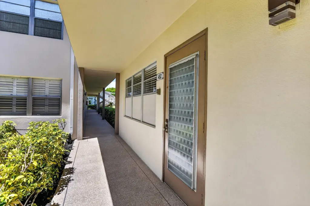492 W Tilford Deerfield Beach FL 33442