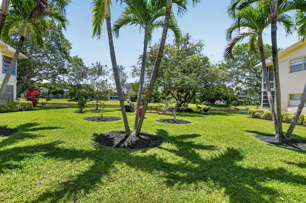 492 W Tilford Deerfield Beach FL 33442