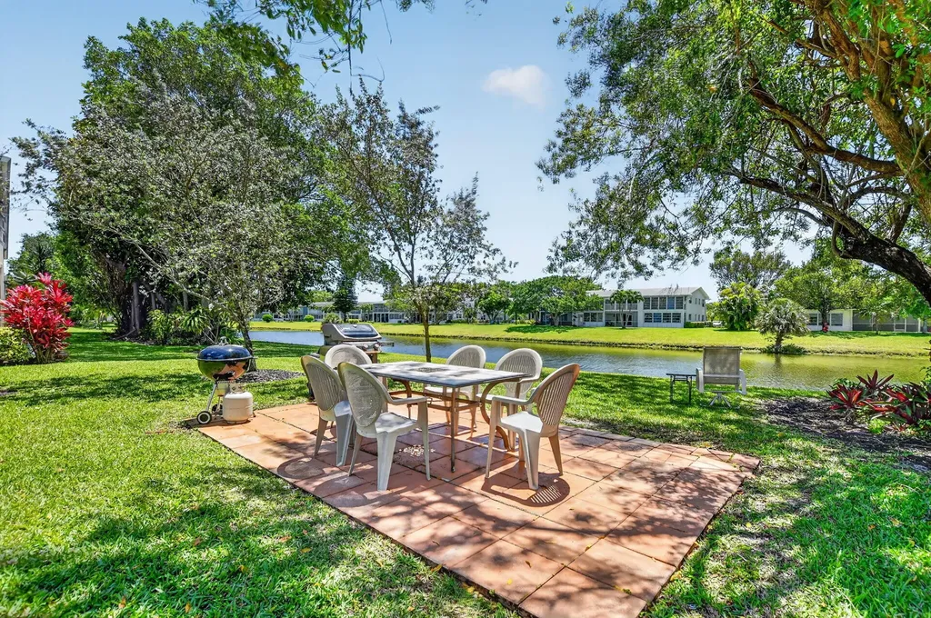 492 W Tilford Deerfield Beach FL 33442