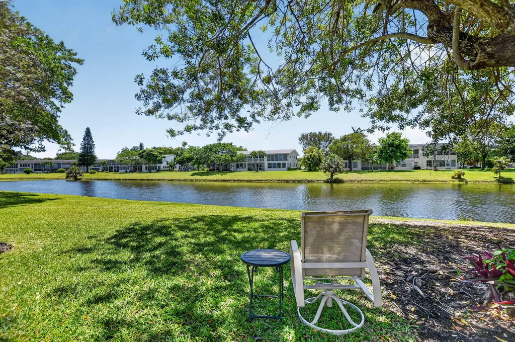 492 W Tilford Deerfield Beach FL 33442