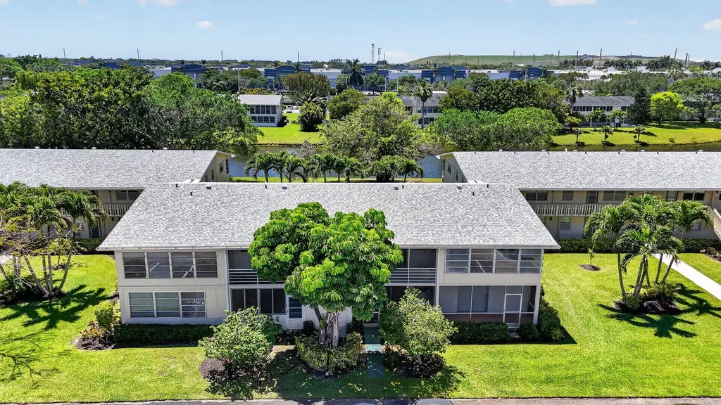 492 W Tilford Deerfield Beach FL 33442