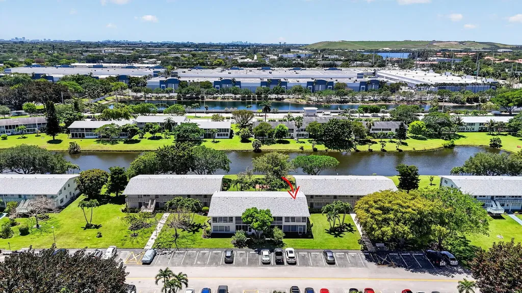 492 W Tilford Deerfield Beach FL 33442