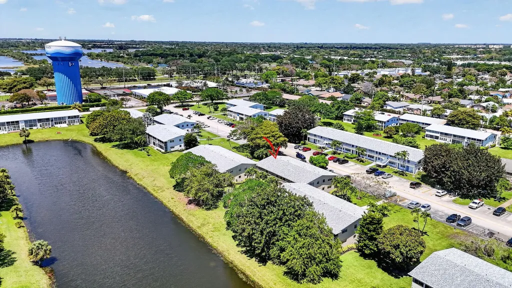 492 W Tilford Deerfield Beach FL 33442