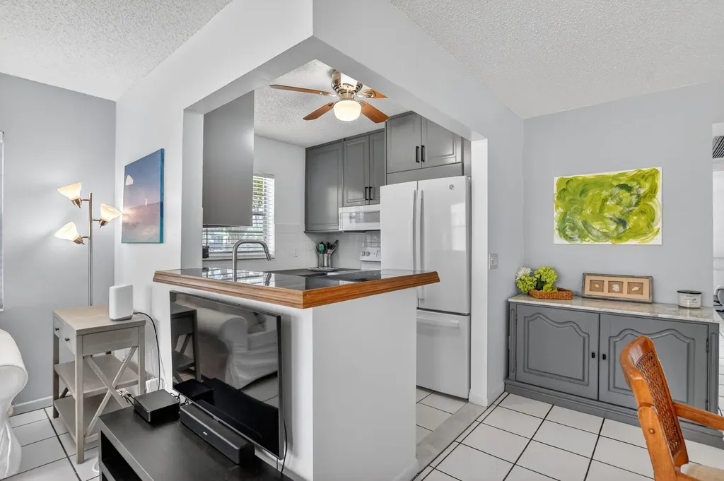 492 W Tilford Deerfield Beach FL 33442