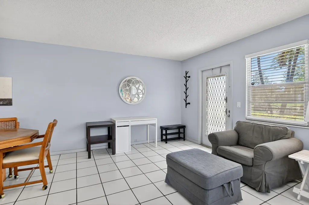 492 W Tilford Deerfield Beach FL 33442