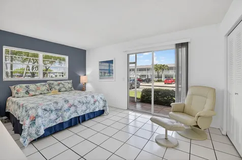 492 W Tilford Deerfield Beach FL 33442