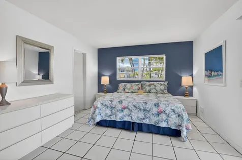 492 W Tilford Deerfield Beach FL 33442