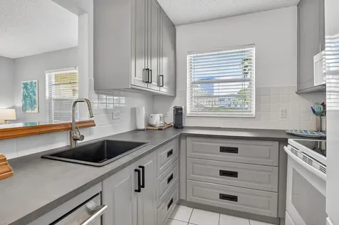 492 W Tilford Deerfield Beach FL 33442