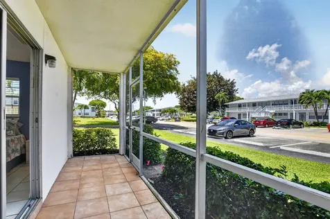 492 W Tilford Deerfield Beach FL 33442
