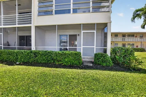 492 W Tilford Deerfield Beach FL 33442