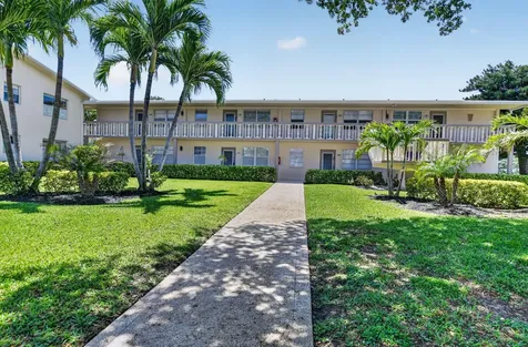 492 W Tilford Deerfield Beach FL 33442
