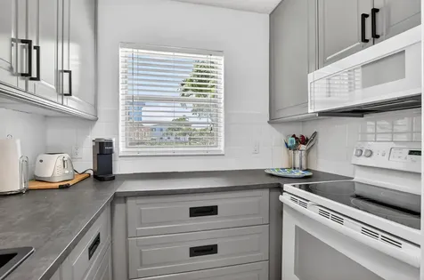 492 W Tilford Deerfield Beach FL 33442