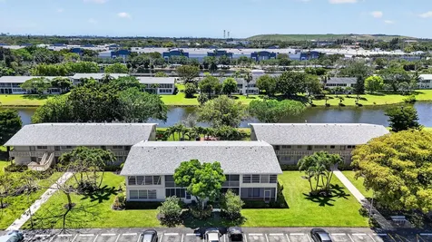 492 W Tilford Deerfield Beach FL 33442