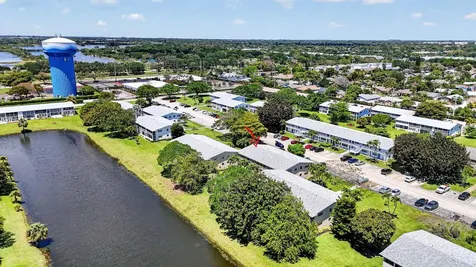 492 W Tilford Deerfield Beach FL 33442