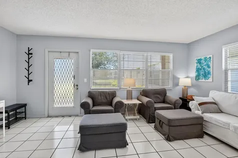 492 W Tilford Deerfield Beach FL 33442