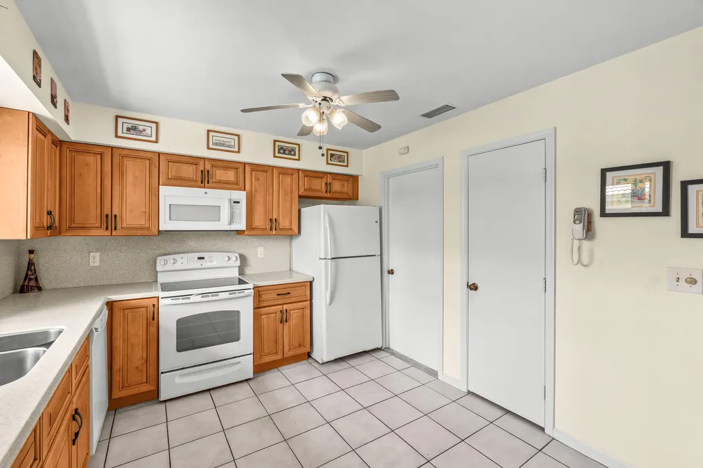 4625 Rosewood Tree Court Boynton Beach FL 33436