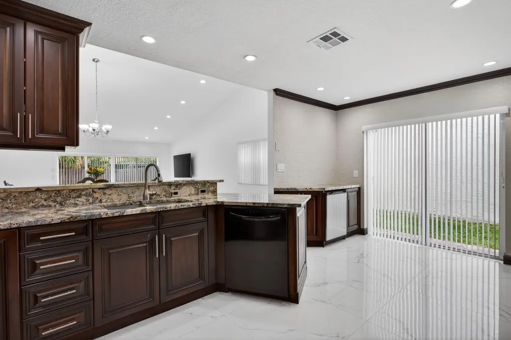 1873 NW 97th Terrace Coral Springs FL 33071