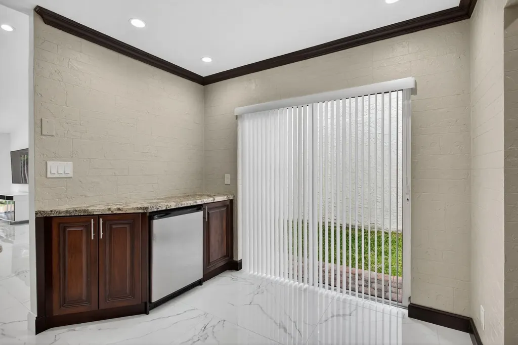 1873 NW 97th Terrace Coral Springs FL 33071