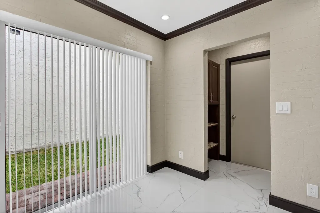 1873 NW 97th Terrace Coral Springs FL 33071