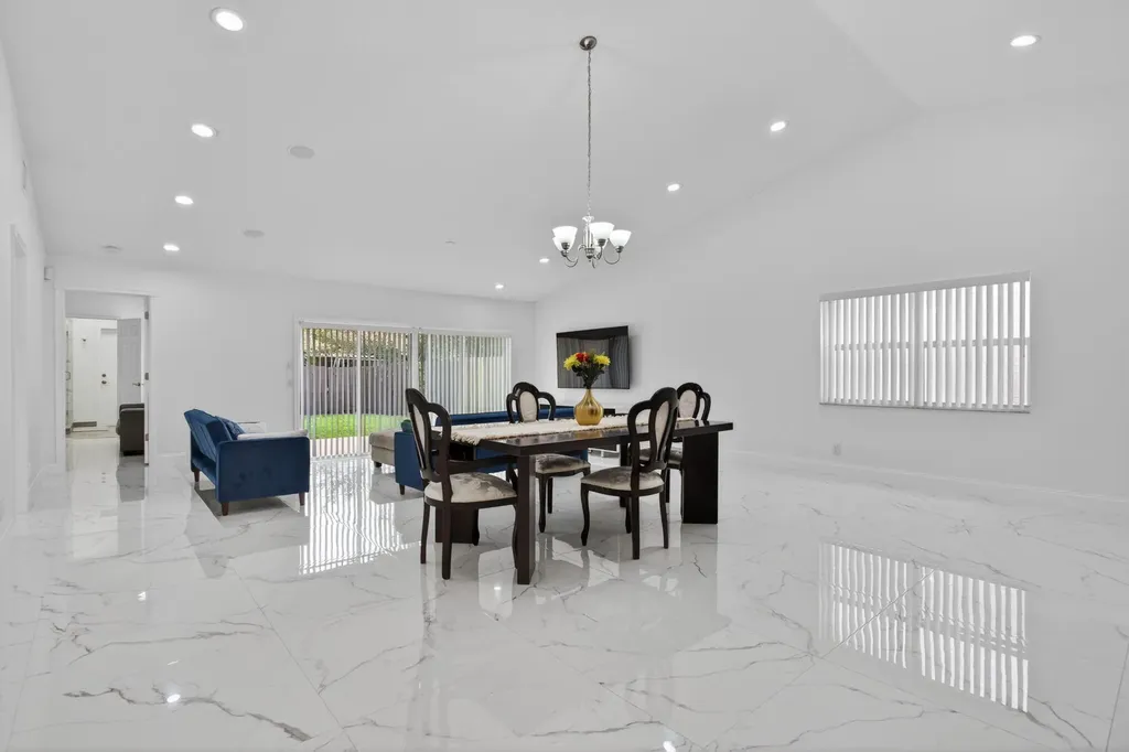 1873 NW 97th Terrace Coral Springs FL 33071