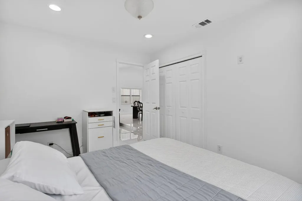 1873 NW 97th Terrace Coral Springs FL 33071
