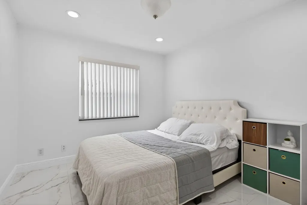 1873 NW 97th Terrace Coral Springs FL 33071