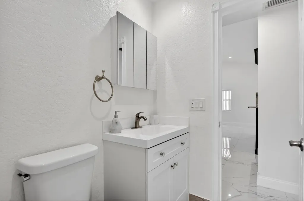 1873 NW 97th Terrace Coral Springs FL 33071