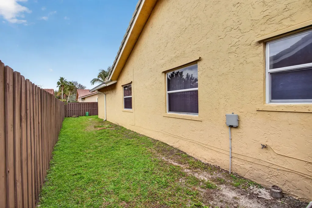 1873 NW 97th Terrace Coral Springs FL 33071