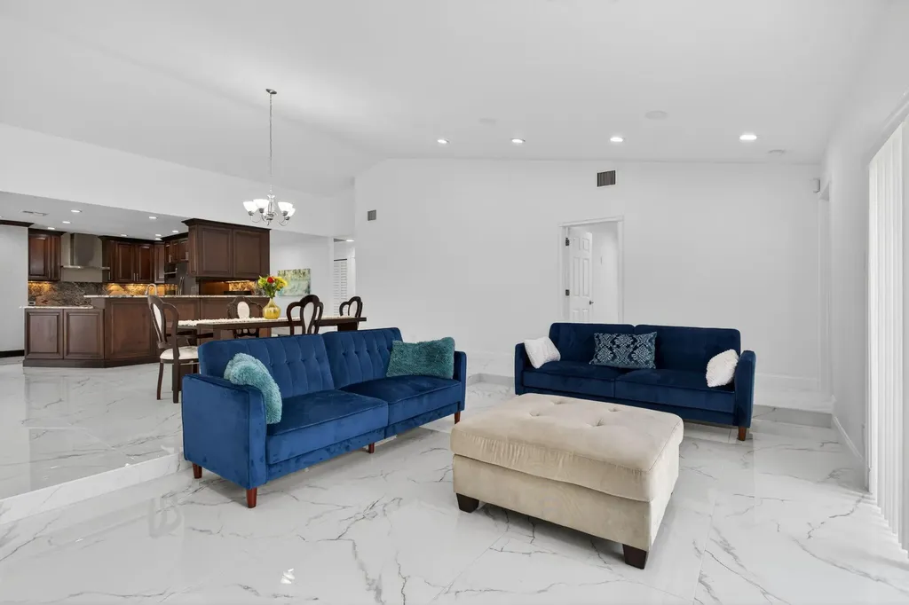 1873 NW 97th Terrace Coral Springs FL 33071