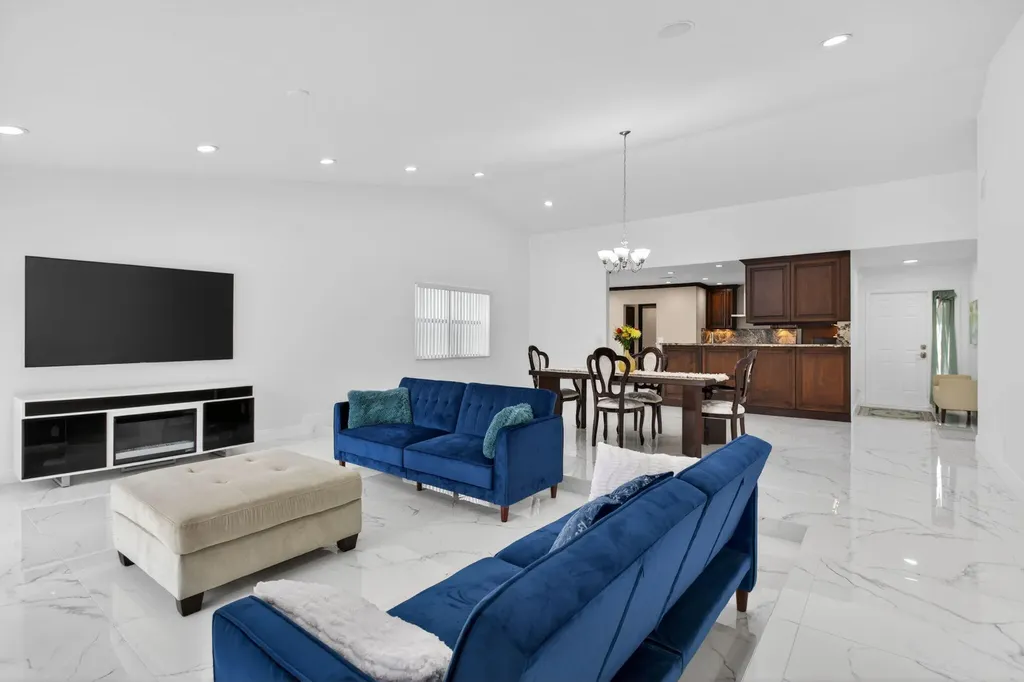 1873 NW 97th Terrace Coral Springs FL 33071