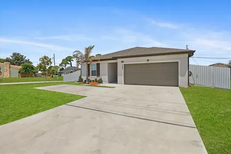1781 SW Del Rio Boulevard Port St Lucie FL 34953