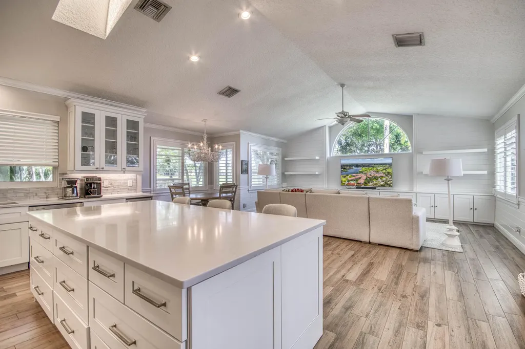 185 Thornton Drive Palm Beach Gardens FL 33418