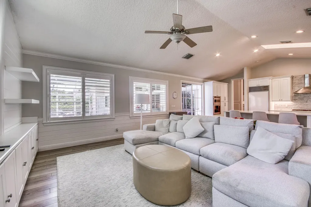185 Thornton Drive Palm Beach Gardens FL 33418