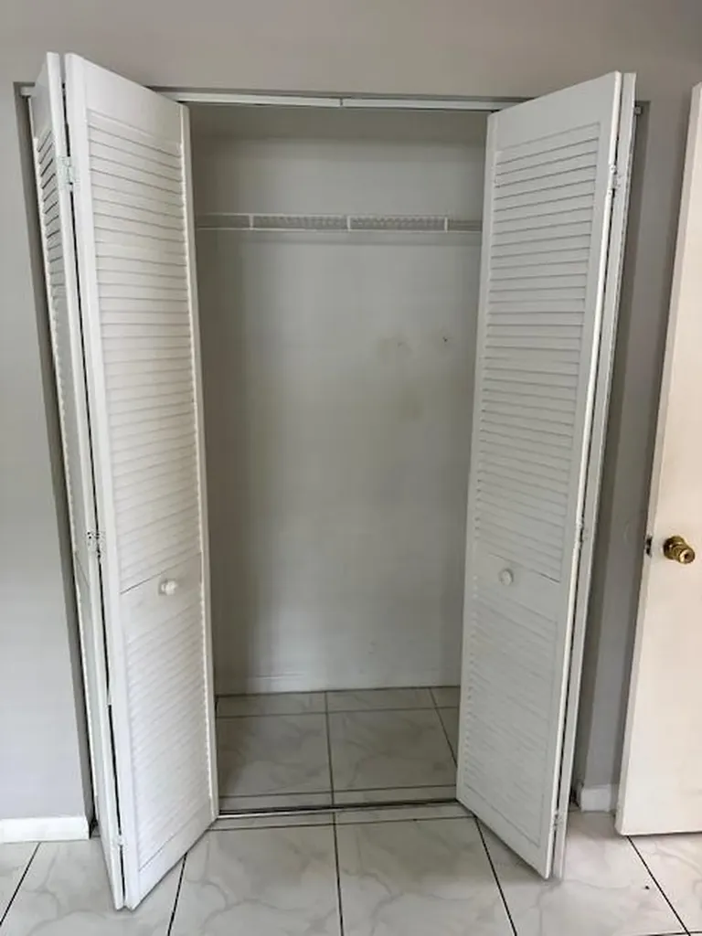 1004 Twin Lakes Drive Coral Springs FL 33071
