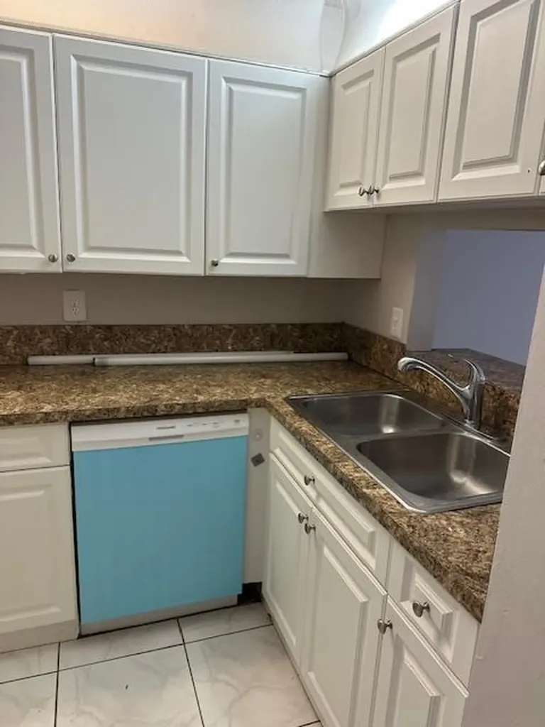 1004 Twin Lakes Drive Coral Springs FL 33071