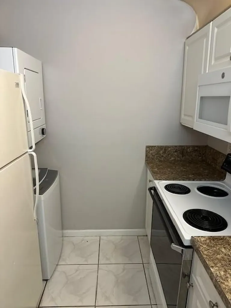 1004 Twin Lakes Drive Coral Springs FL 33071