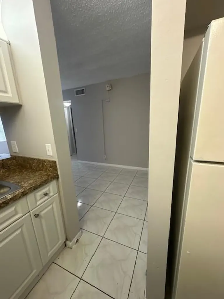 1004 Twin Lakes Drive Coral Springs FL 33071