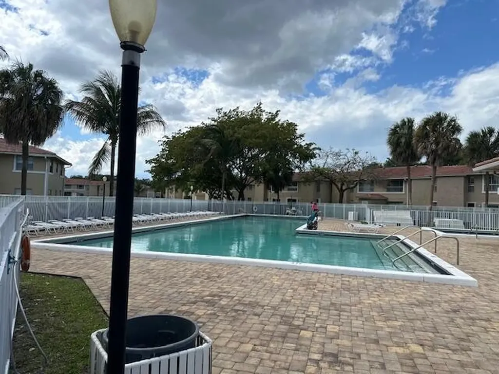 1004 Twin Lakes Drive Coral Springs FL 33071