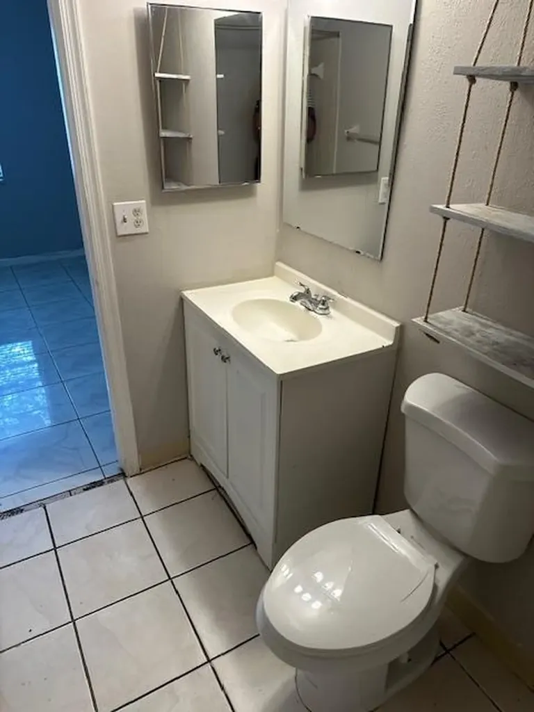 1004 Twin Lakes Drive Coral Springs FL 33071