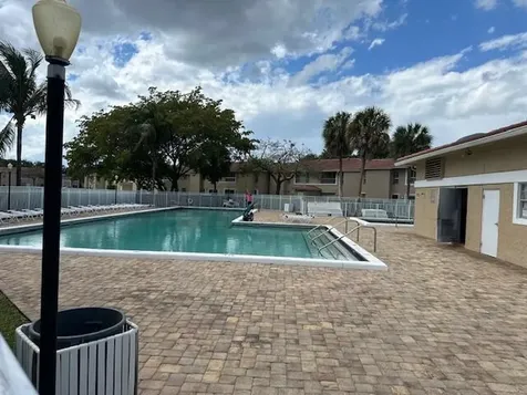 1004 Twin Lakes Drive Coral Springs FL 33071