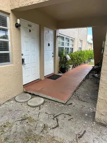 1004 Twin Lakes Drive Coral Springs FL 33071