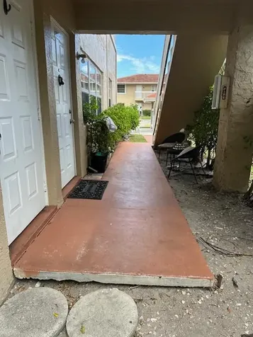 1004 Twin Lakes Drive Coral Springs FL 33071