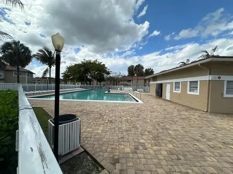 1004 Twin Lakes Drive Coral Springs FL 33071