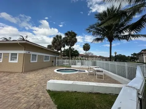1004 Twin Lakes Drive Coral Springs FL 33071