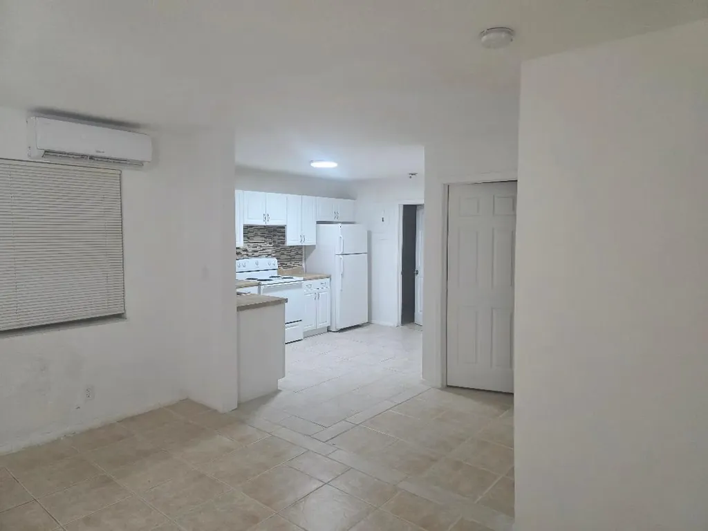 3800 SW 2nd Court Fort Lauderdale FL 33312