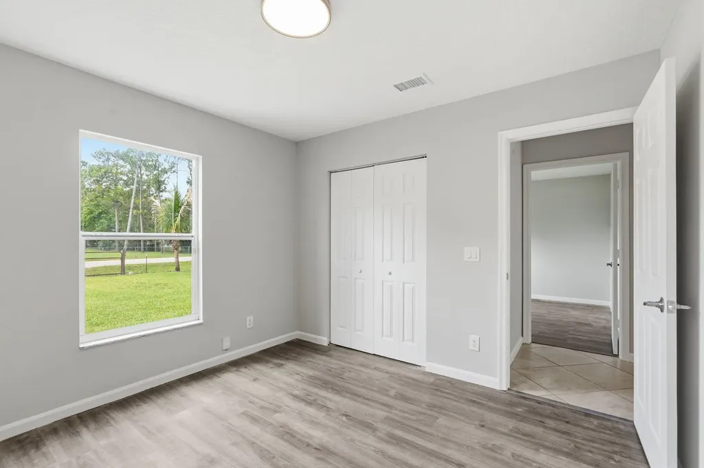 12543 N 73rd Court N The Acreage FL 33412